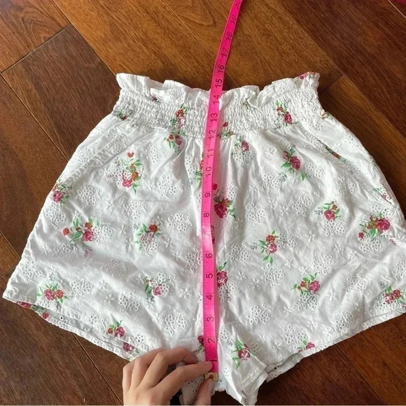For Love and Lemons Tarte Eyelet White Floral Shorts Ruched High Waist Small - Picture 11 of 12
